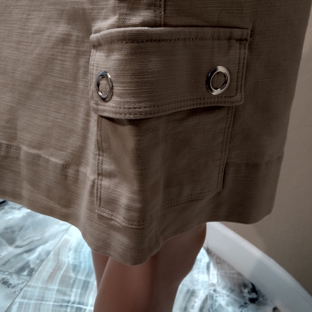 White House Black Market Khaki Cargo Mini Skirt - Picture 3 of 7